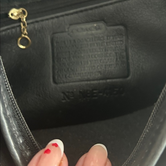 Vintage 90's Coach Fletcher #4150 black leather
shoulder/crossbody bag - Picture 14 of 14